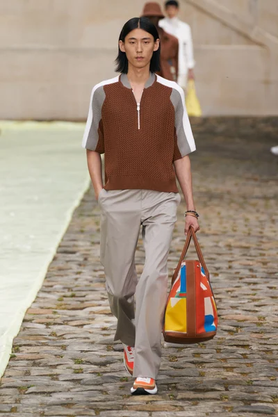 Look 8